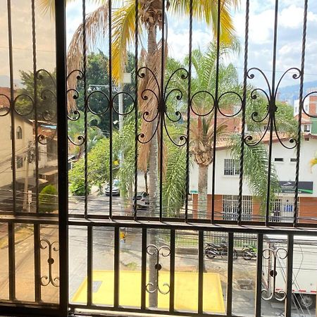 E2 Comodo Y Amplio Apartamento En Laureles Estadio 120 Mts2 Medellín Eksteriør billede