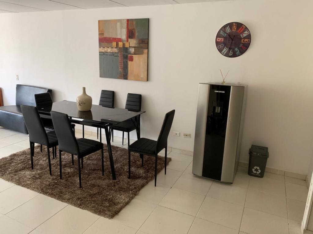 E2 Comodo Y Amplio Apartamento En Laureles Estadio 120 Mts2 Medellín Eksteriør billede