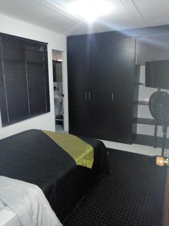 E2 Comodo Y Amplio Apartamento En Laureles Estadio 120 Mts2 Medellín Eksteriør billede